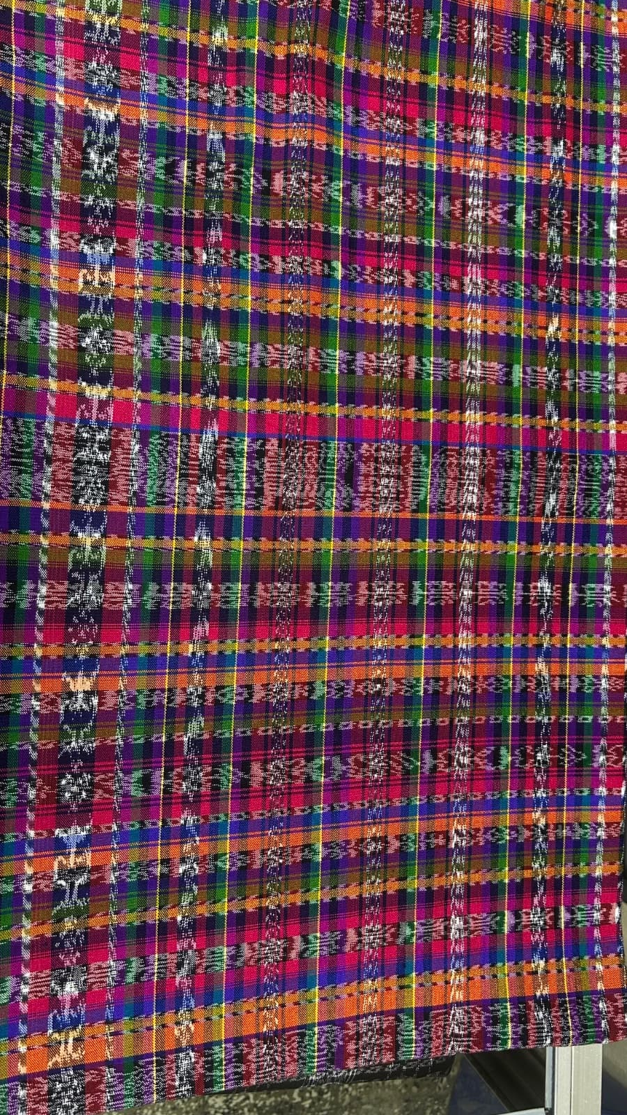 Corte San Cristóbal fino multicolor intenso · 8 varas — fotografía 1 de 2