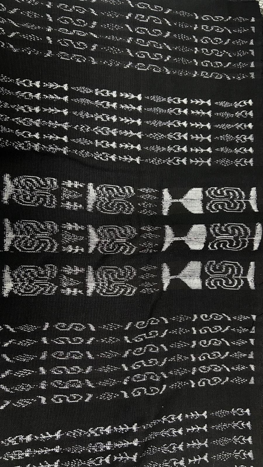 Perraje negro con copas · 8 varas — fotografía 1 de 2